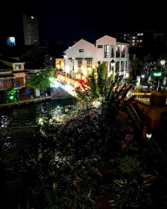 Leju 21 樂居 Explore Malacca From A Riverside House Extérieur photo