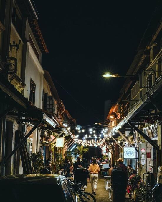 Leju 21 樂居 Explore Malacca From A Riverside House Extérieur photo